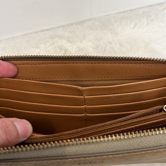 FOSSIL gold sparkle wallet zipper close coin section - Picture 11 of 15